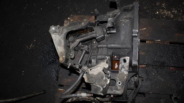 КПП механическая (МКПП) 5-ступенчатая F0B146 Mazda 3