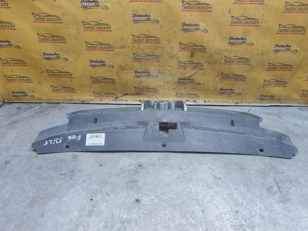 Решетка радиатора IL51YU Peugeot 406 купить