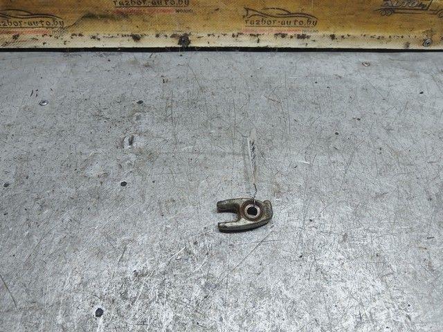 Скоба (кронштейн) крепления форсунки 4LHM9F Renault Scenic купить