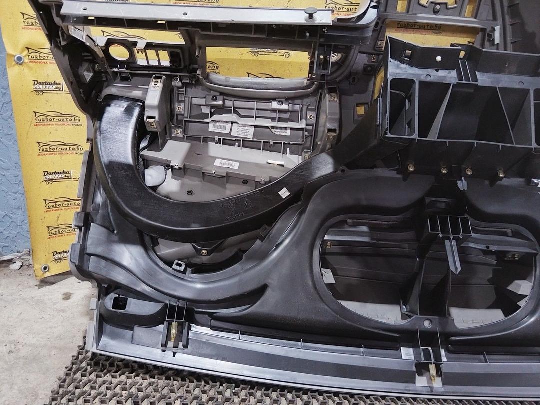 Панель передняя салона (торпедо) 9KTBB9 Citroen Xsara Picasso undefined