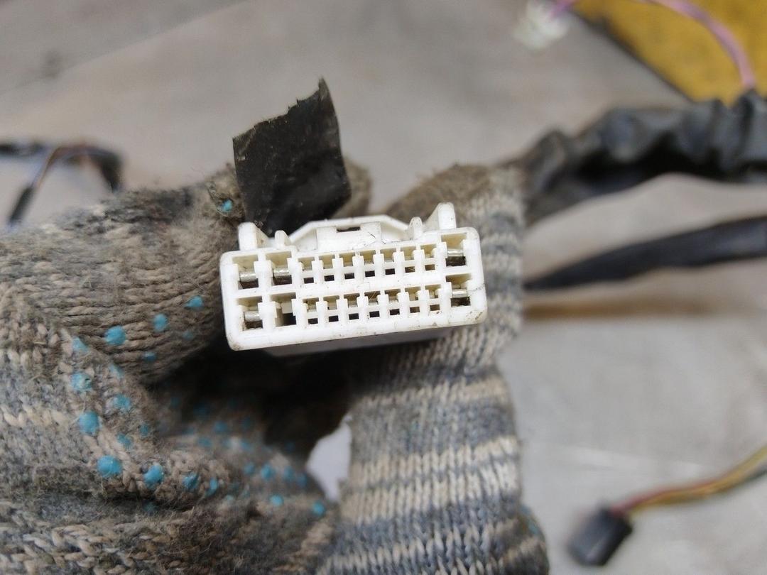 Проводка двери передней левой 8C7GK6 Toyota Avensis Verso - Фото 10