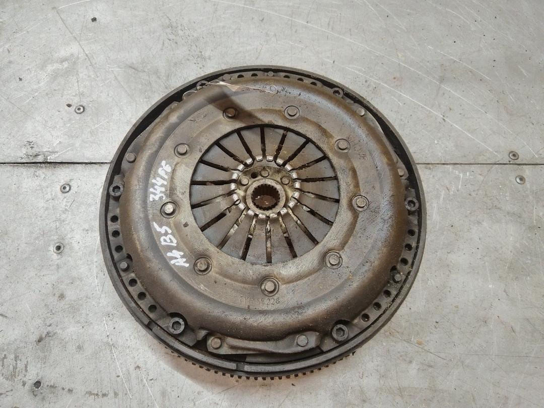 Комплект сцепления 1UVB0P Audi A4 - Фото 1