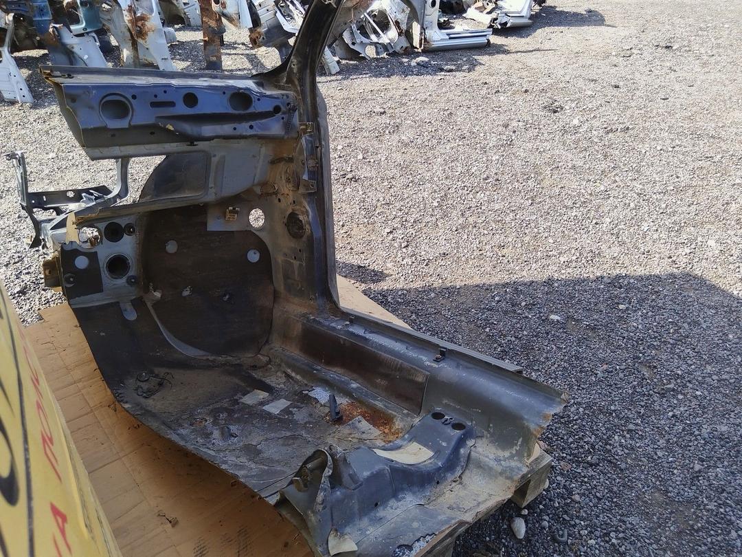 Стойка кузовная передняя правая V1C10E Audi 100 купить в магазине запчастей бу