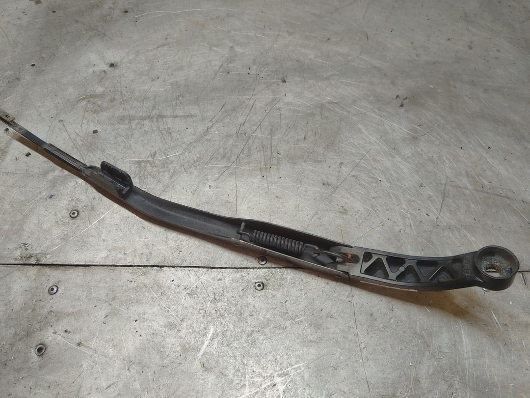 Щеткодержатель (поводок стеклоочистителя, дворник) 94HPTN Honda Accord купить