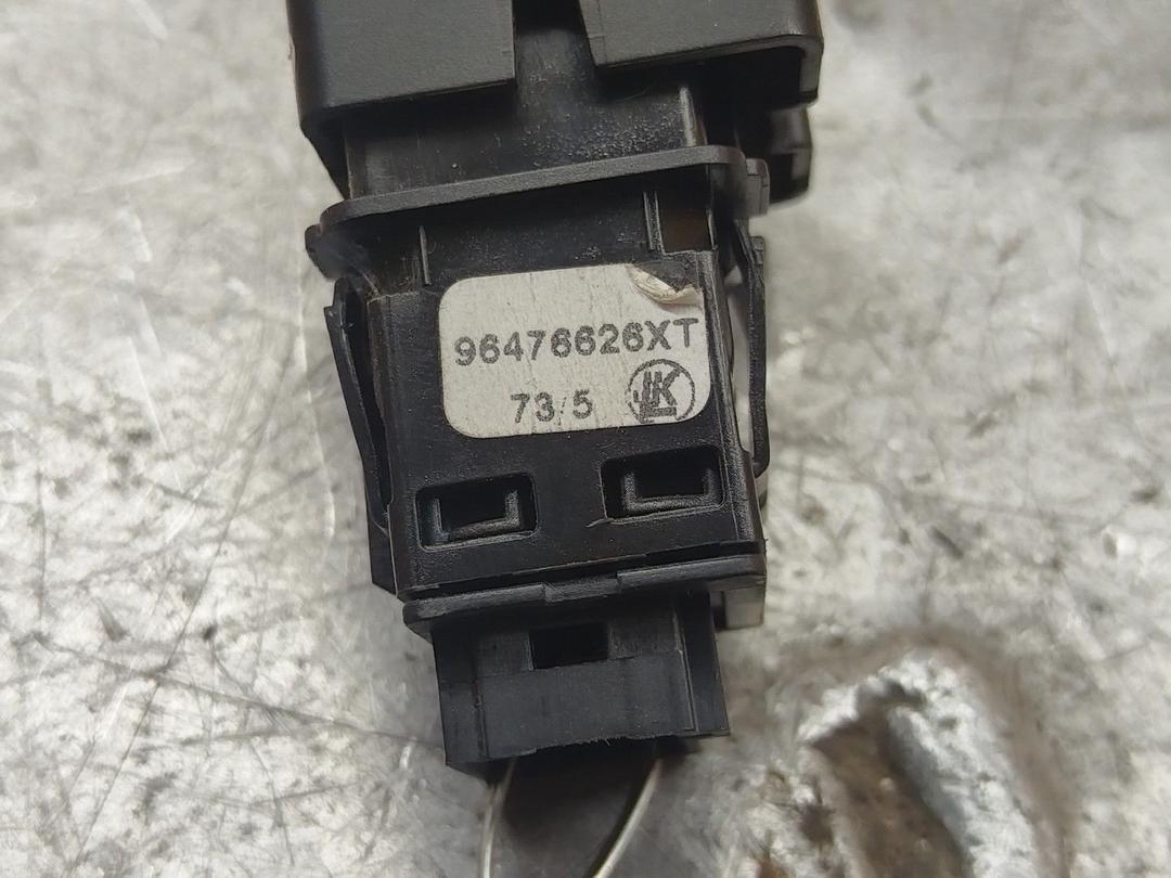 Кнопка центрального замка TZN2RY Citroen C4 купить в магазине запчастей бу