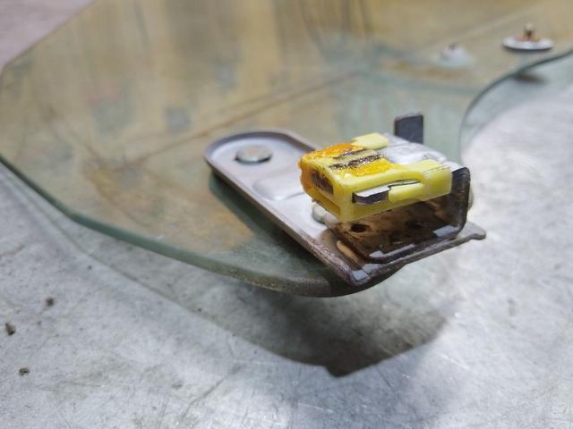 Стекло двери передней правой 65U851 Subaru Forester купить с доставкой