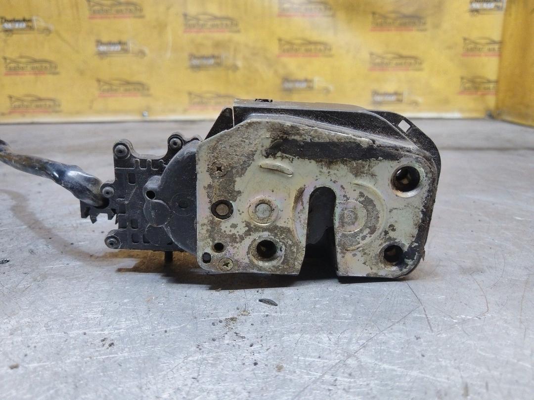 Замок двери задней левой 1AG0RA Mazda 626 - Фото 2