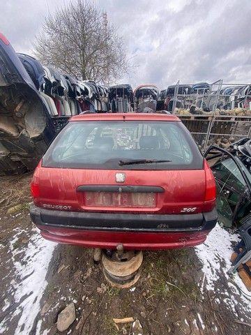 Стоп-сигнал NQJ7AH Peugeot 306 - Фото 1