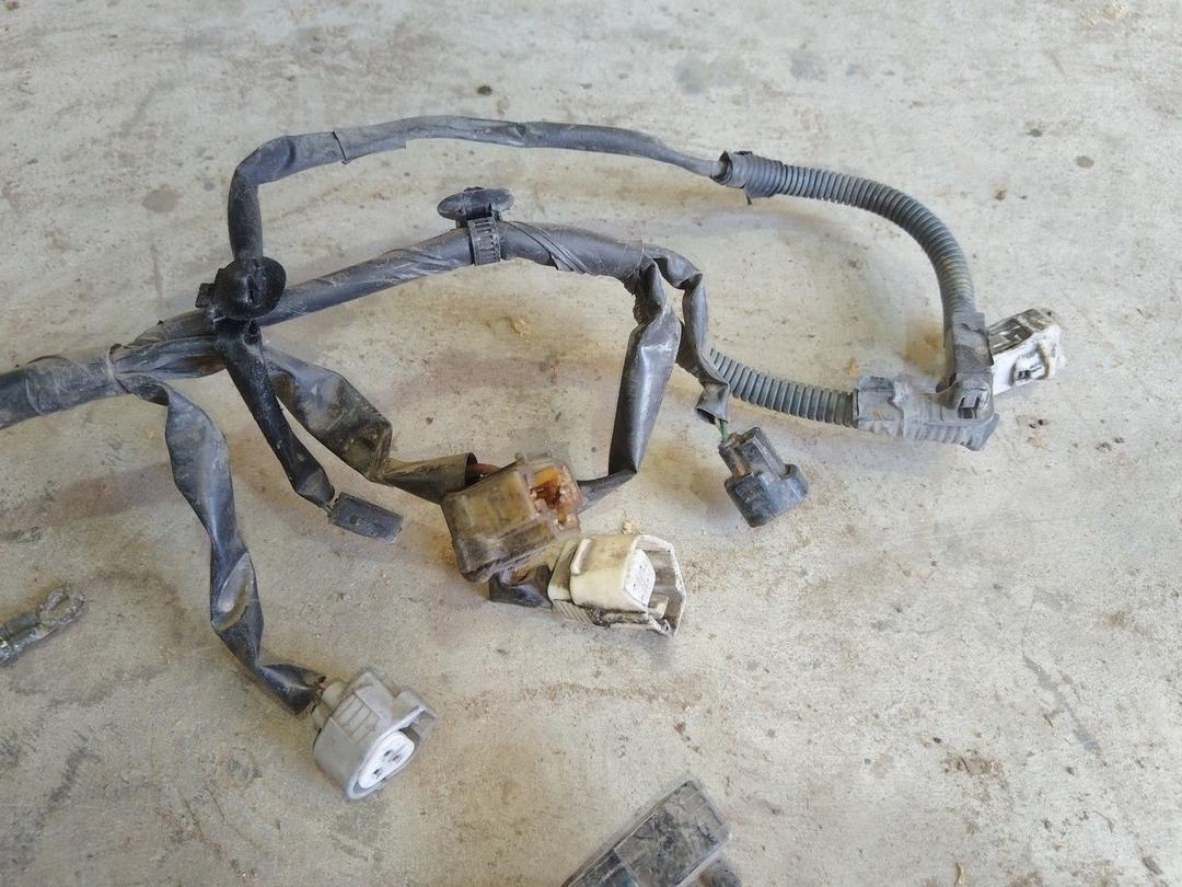 Проводка двигателя 2YM35C Toyota Avensis undefined