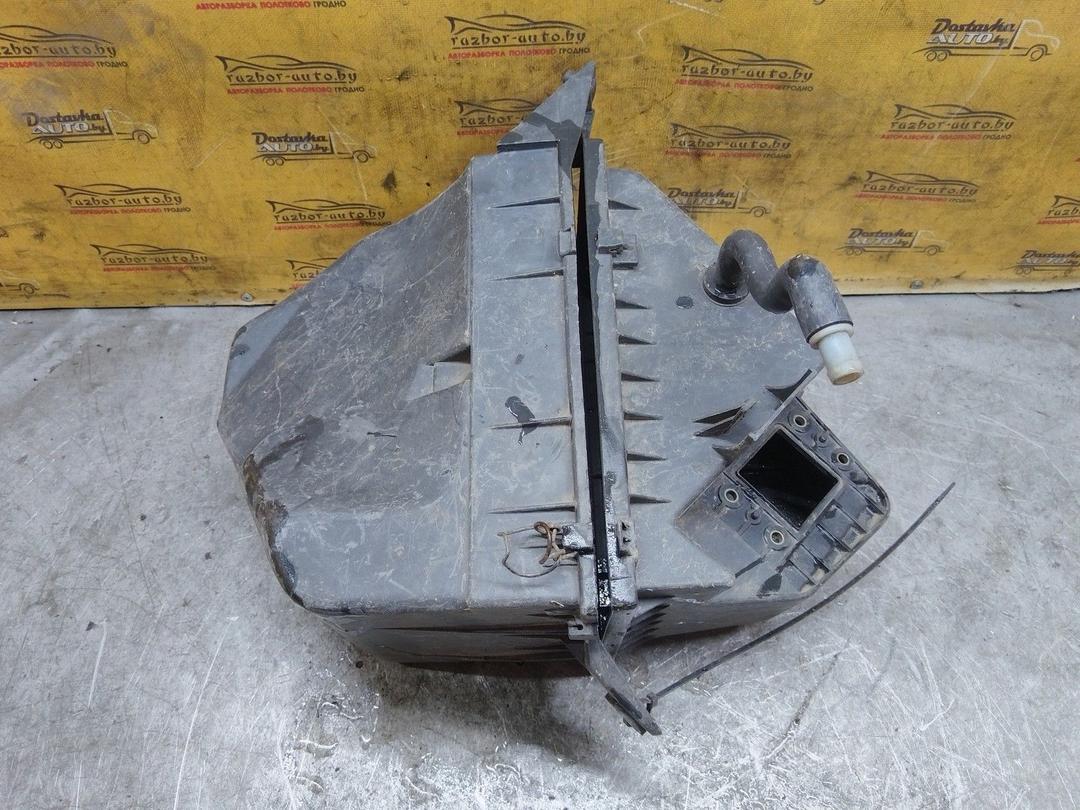 Корпус воздушного фильтра 6LHA30 Audi 100 undefined