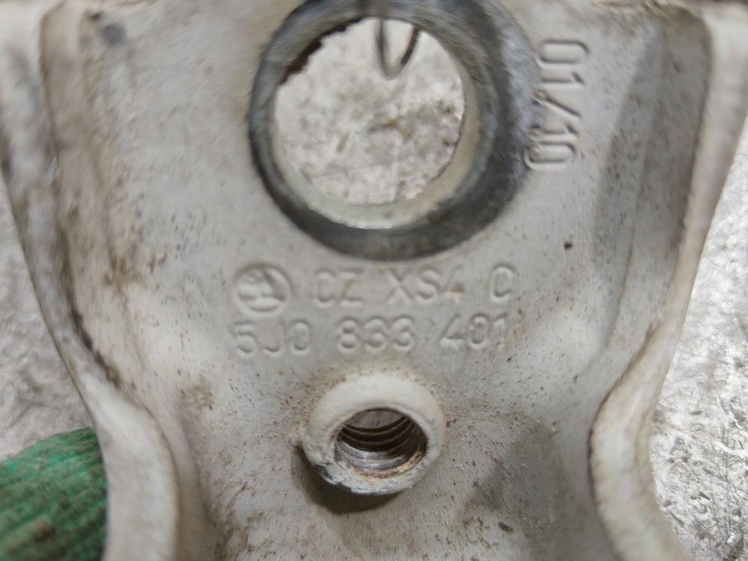 Петля двери передней левой DZ1FCW Skoda Fabia купить в магазине запчастей бу