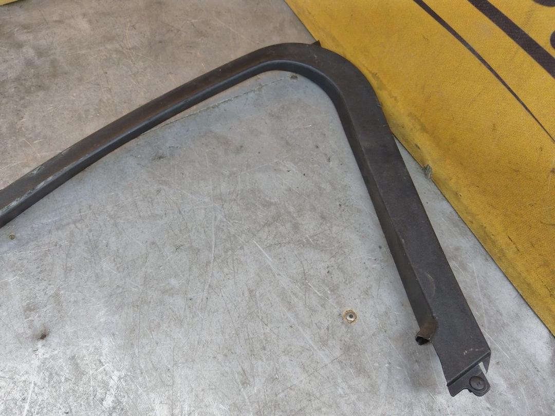 Накладка двери передней правой 9AK37L Ford Fusion купить на авторазборке