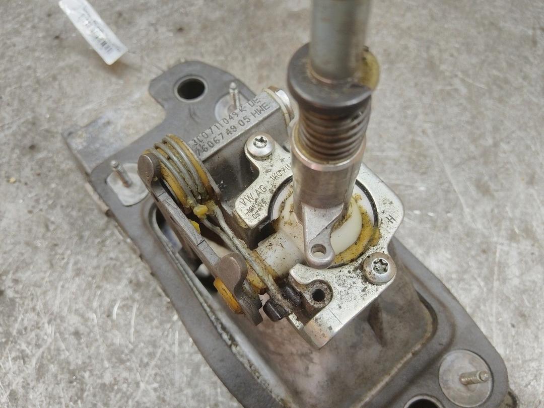 Кулиса HIR2N7 Volkswagen Passat купить с доставкой