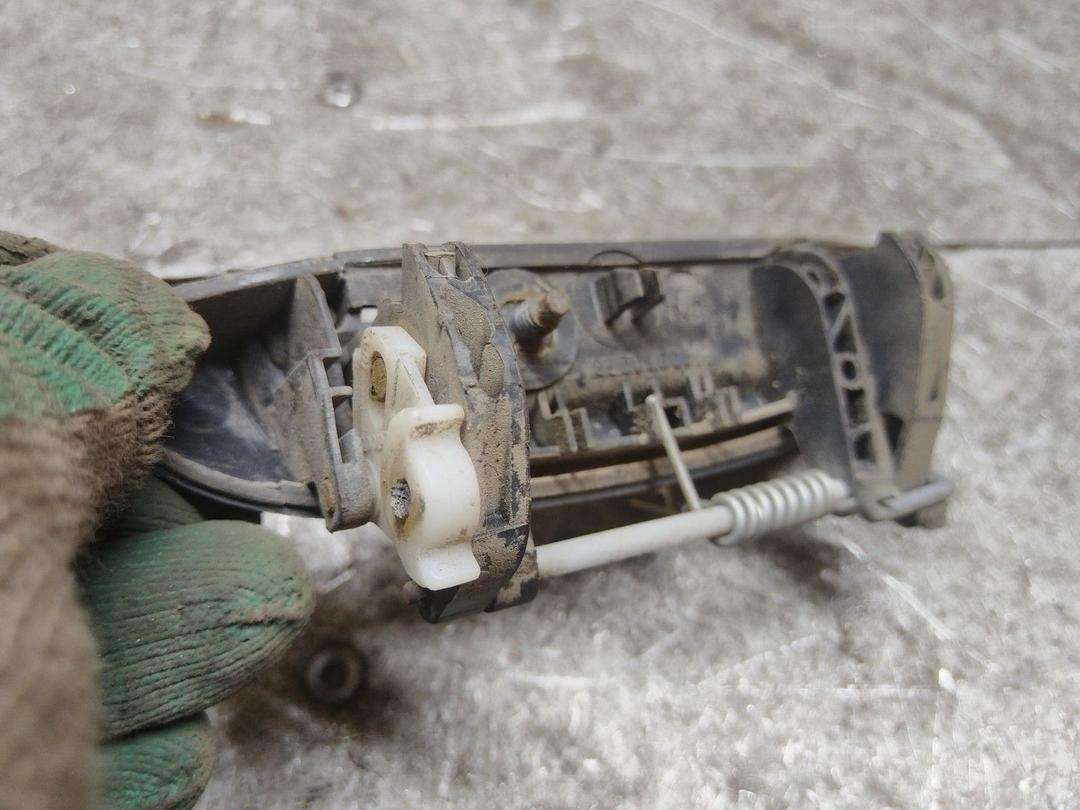 Ручка наружная передняя правая HL4V1M Renault Megane купить в магазине запчастей бу