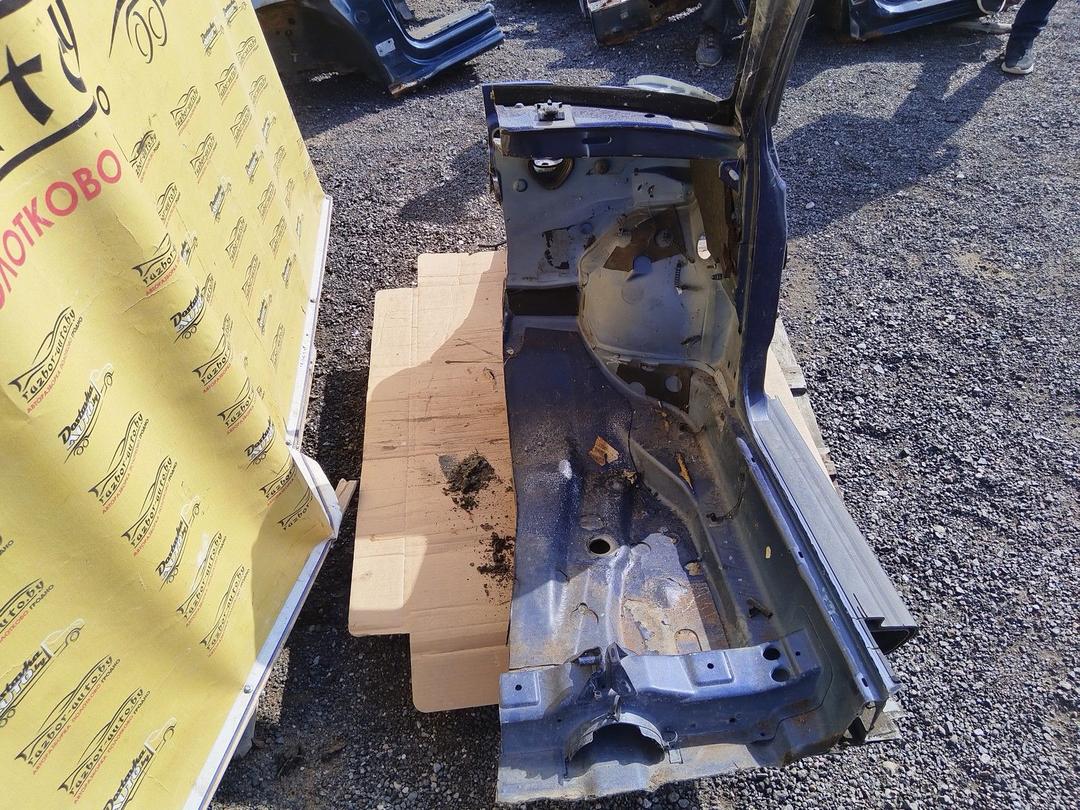 Стойка кузовная передняя правая EAL664 Audi A4 купить в магазине запчастей бу