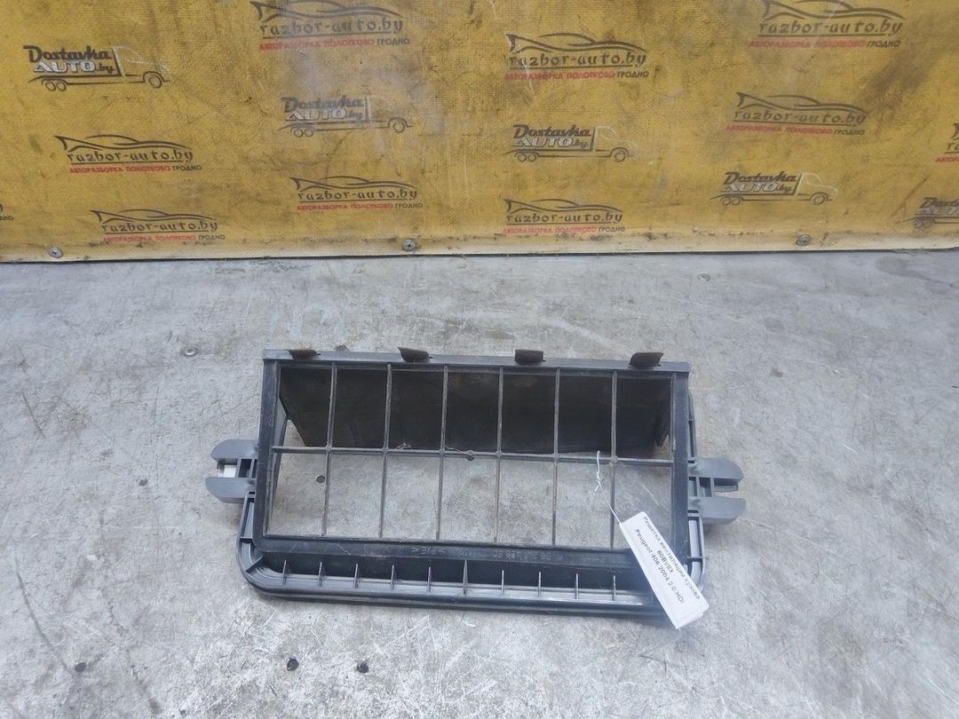 Решетка вентиляции кузова 60BV8X Peugeot 406 купить в магазине запчастей бу