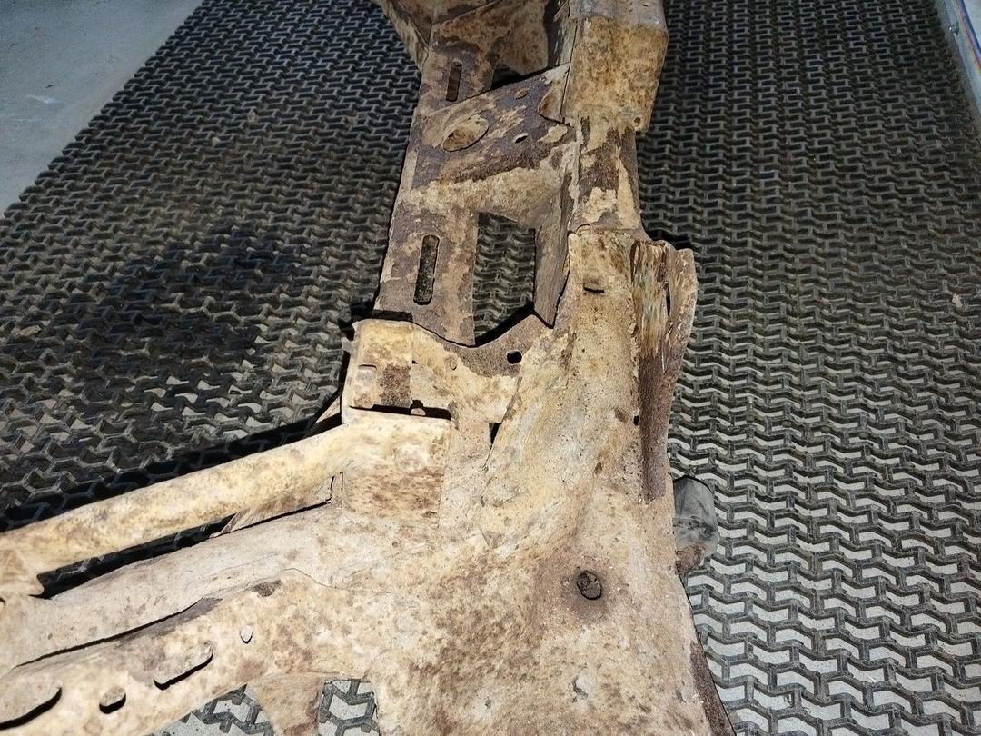 Балка подвески задняя E7YLUR Mazda 6 undefined