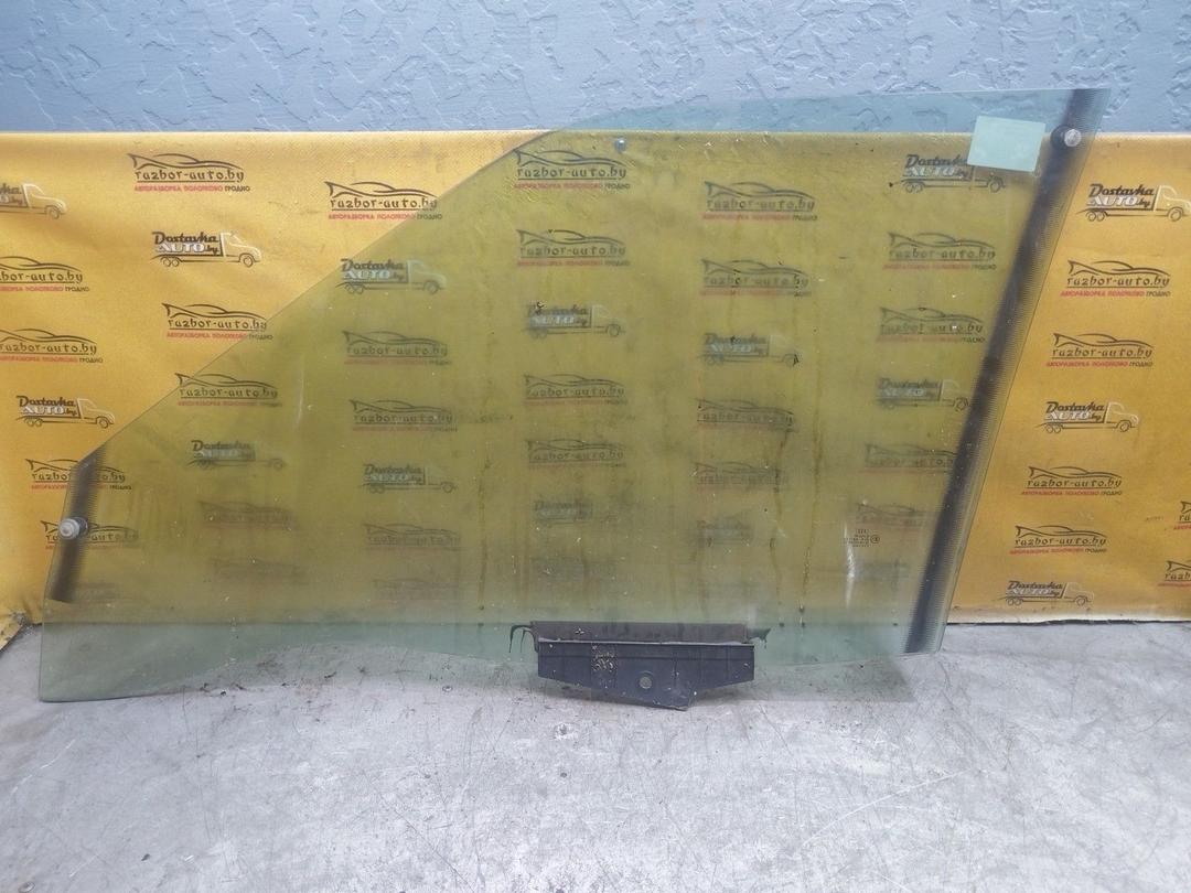 Стекло двери передней правой IJ6CS6 Audi 80 купить с доставкой