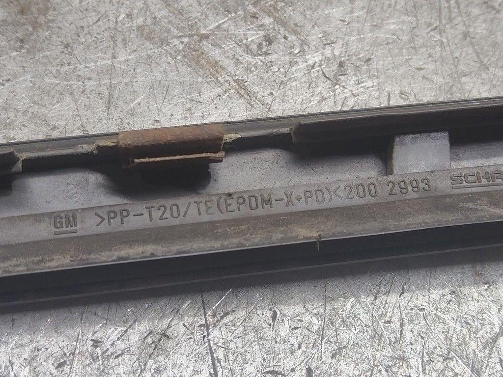 Молдинг стекла лобового 8P90PA Opel Astra - Фото 4