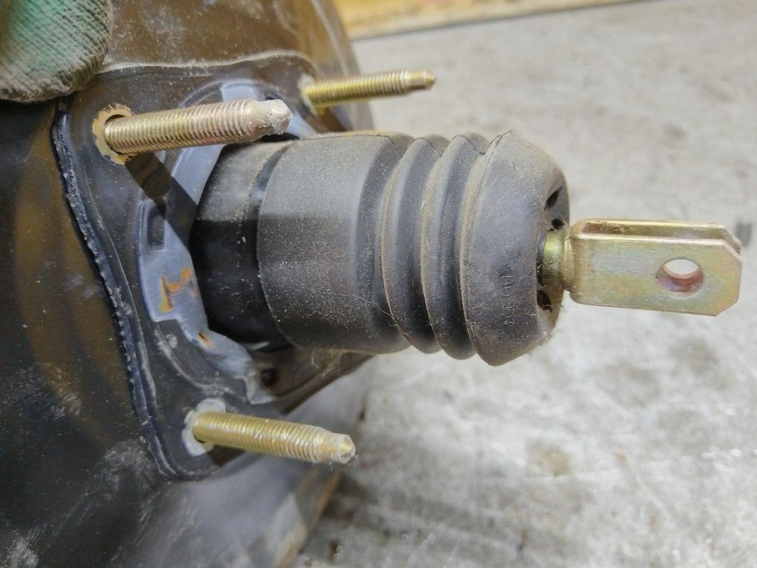 Вакуумный усилитель тормозов PK67QC Peugeot 307 купить с доставкой