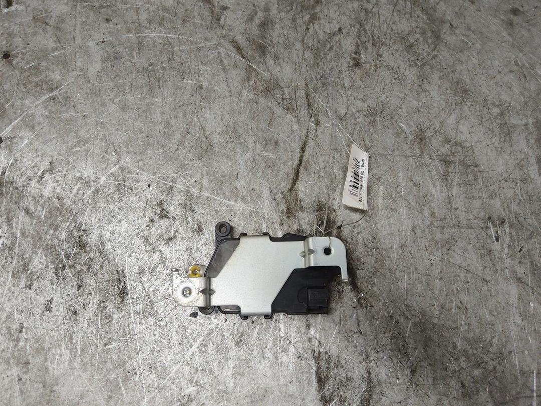 Активатор замка багажника 9IKCGQ Subaru Forester купить с доставкой