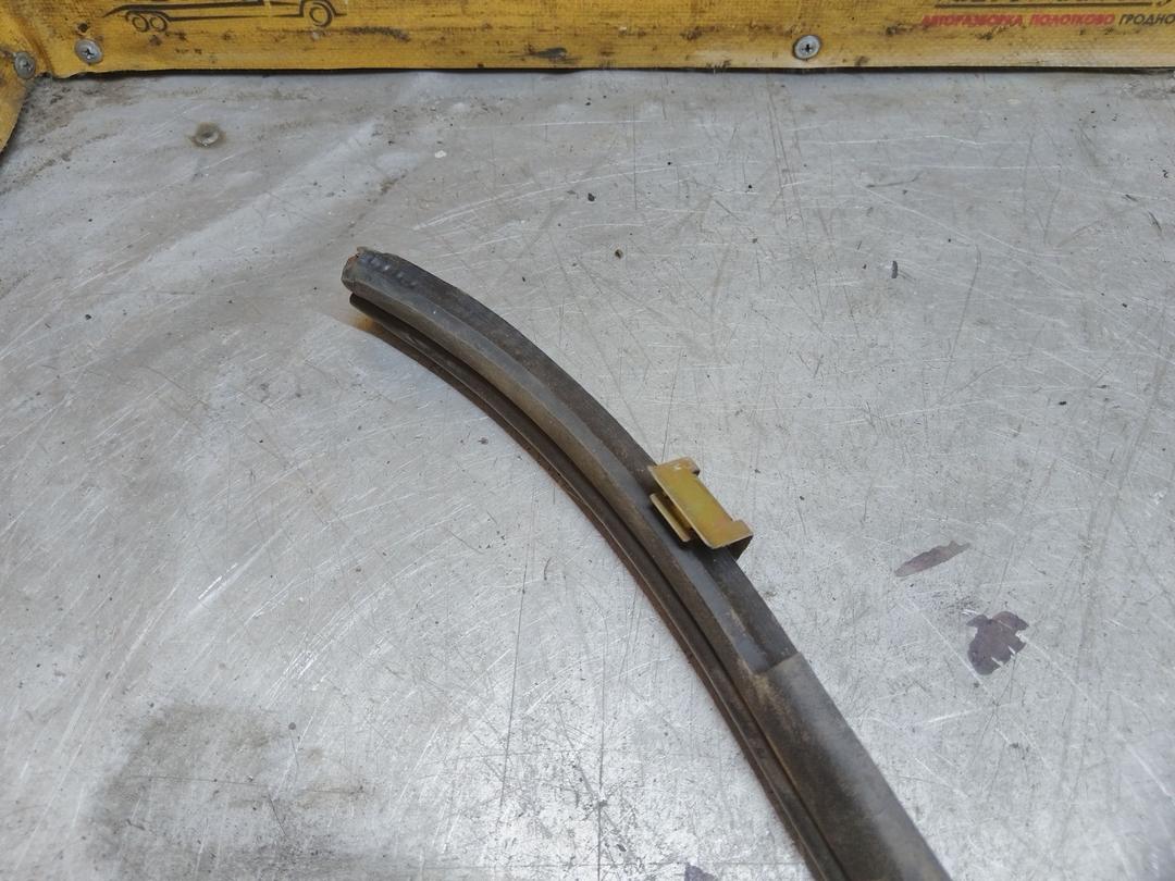 Уплотнитель двери передней правой PNNICV Toyota Avensis - Фото 3