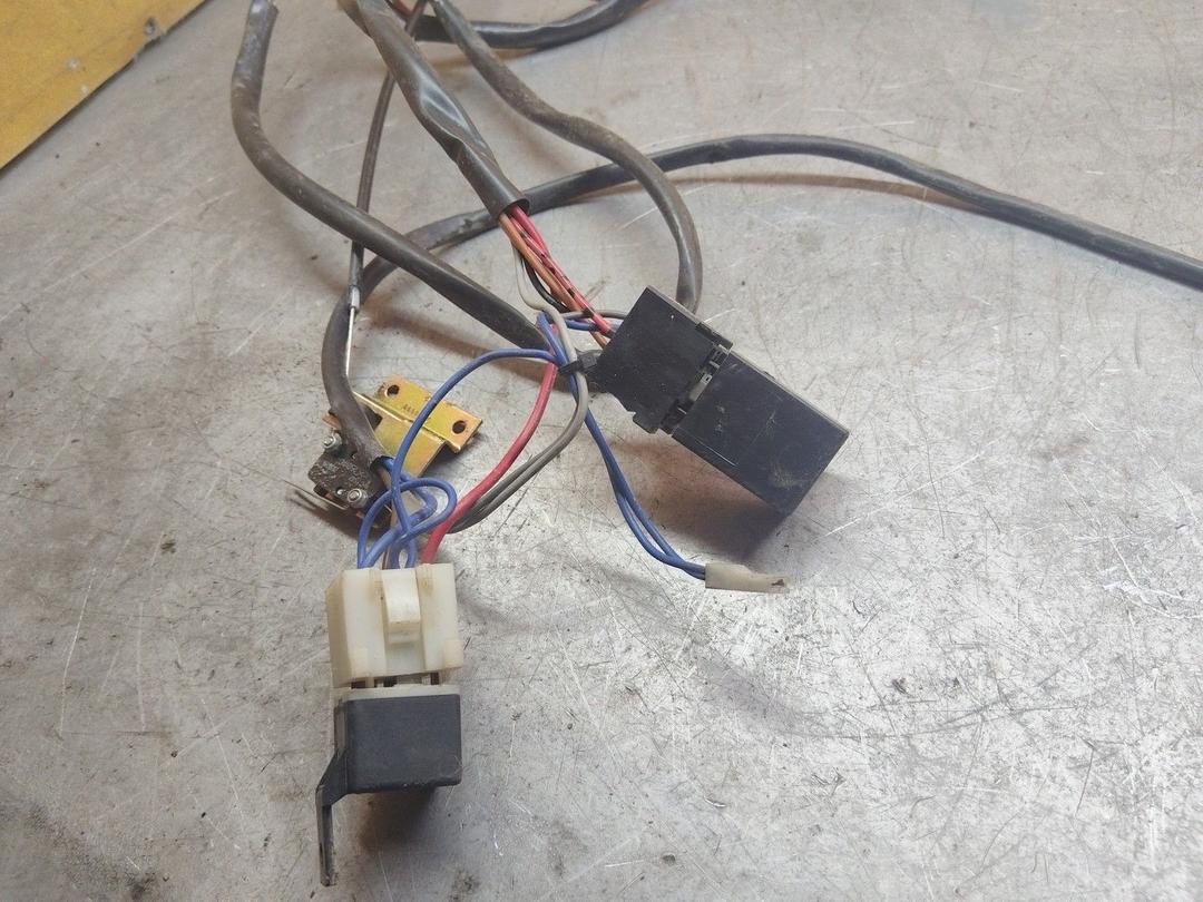 Проводка 2KSDT7 Audi 80 undefined