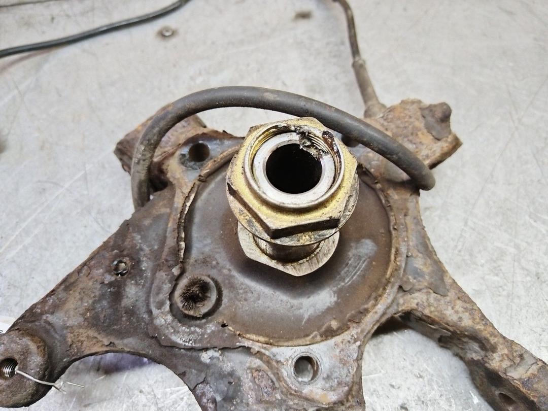 Кулак задний левый RTFCV8 Peugeot 607 купить с доставкой