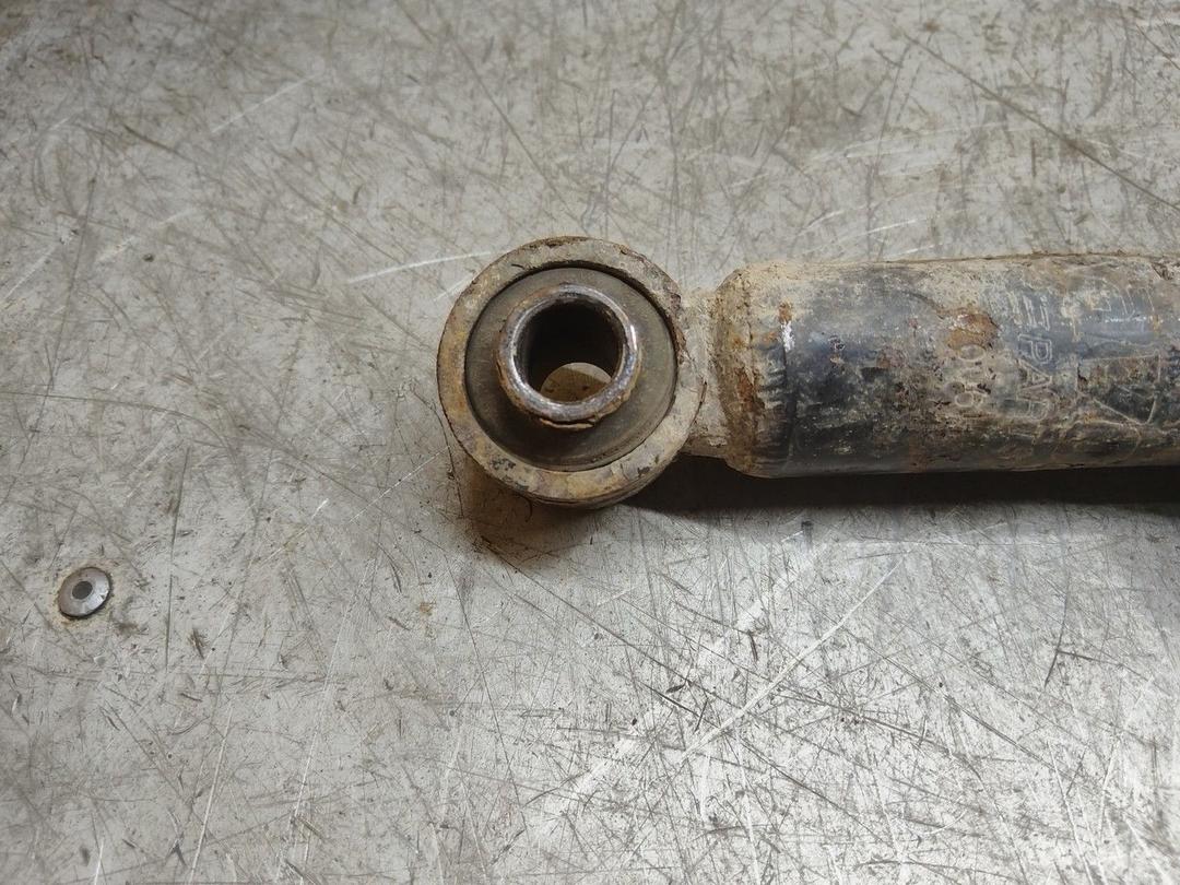 Амортизатор задний левый LNGKRW Toyota Yaris - Фото 2