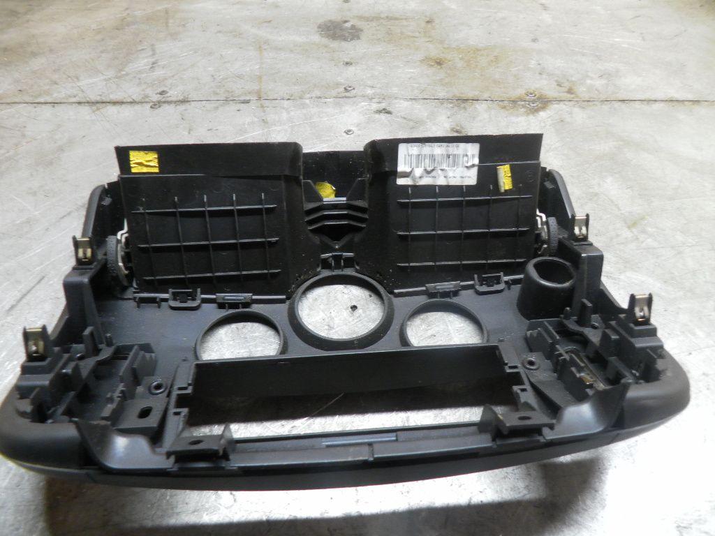 Рамка под магнитолу ME1S8E Renault Scenic купить с доставкой