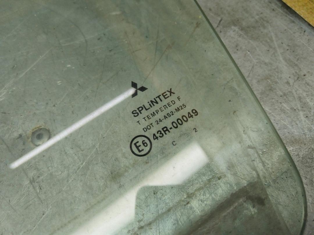 Стекло двери передней левой O2NVQH Mitsubishi Space Star купить