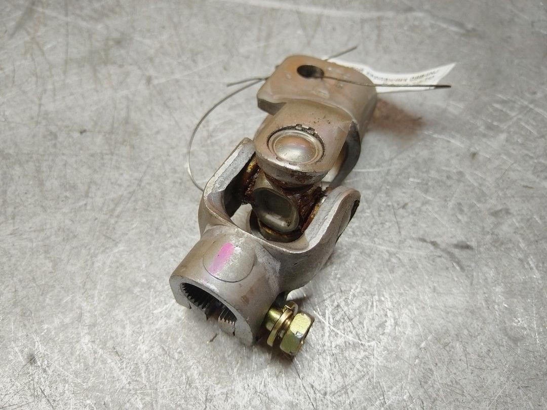 Рулевой карданчик 08B4NJ Mazda Premacy купить с доставкой