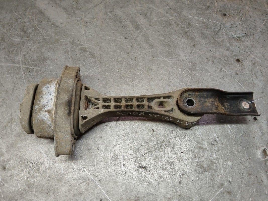 Подушка крепления КПП MZ7JL3 Skoda Octavia - Фото 2