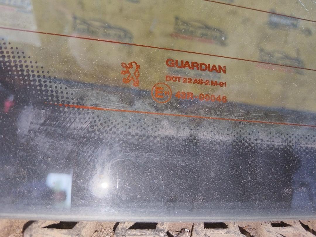 Стекло заднее YJKF09 Peugeot 307 купить