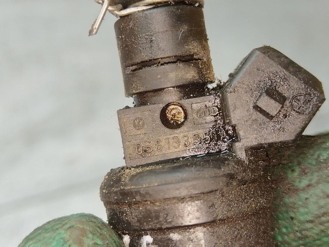 Форсунка ULLPXG Audi A4 купить в магазине запчастей бу