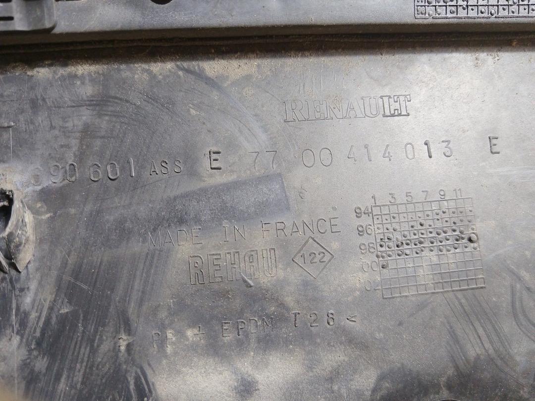 Спойлер XW1J2C Renault Laguna купить на авторазборке