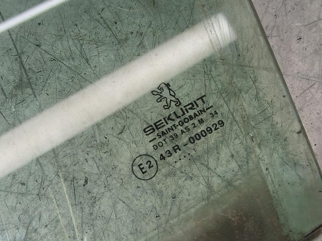 Стекло двери задней левой JT1T64 Peugeot 406 купить