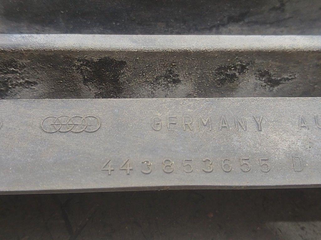 Решетка радиатора 304D7F Audi 100 - Фото 5