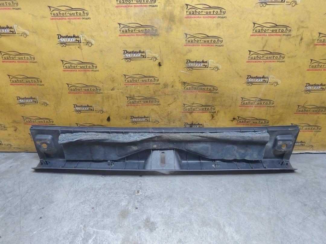 Накладка замка багажника C8QSC7 Toyota Corolla купить в магазине запчастей бу