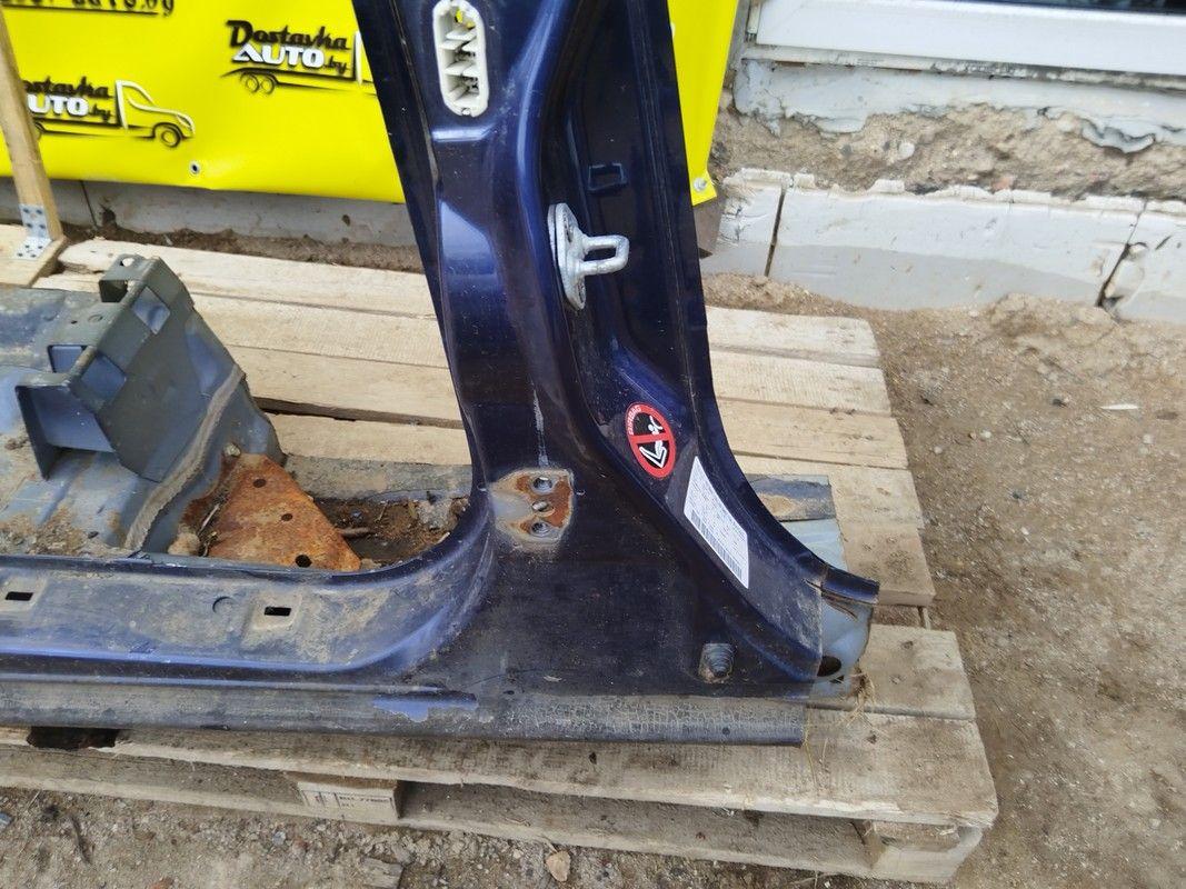 Стойка кузовная центральная правая VI2UZ6 Mazda Premacy