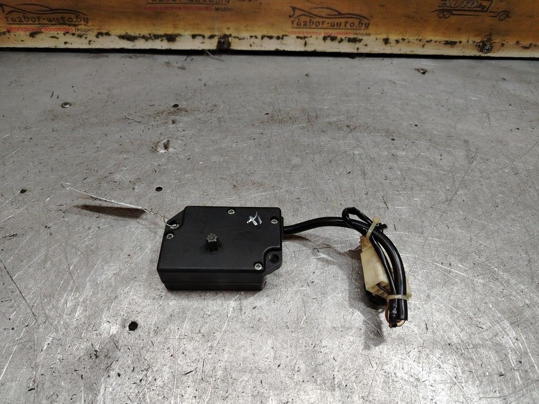 Моторчик заслонки печки MZLUXE Peugeot 605 - Фото 3