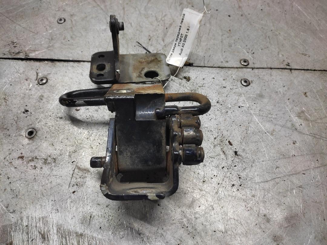 Петля двери передней левой YTHF0T Audi A3 - Фото 1