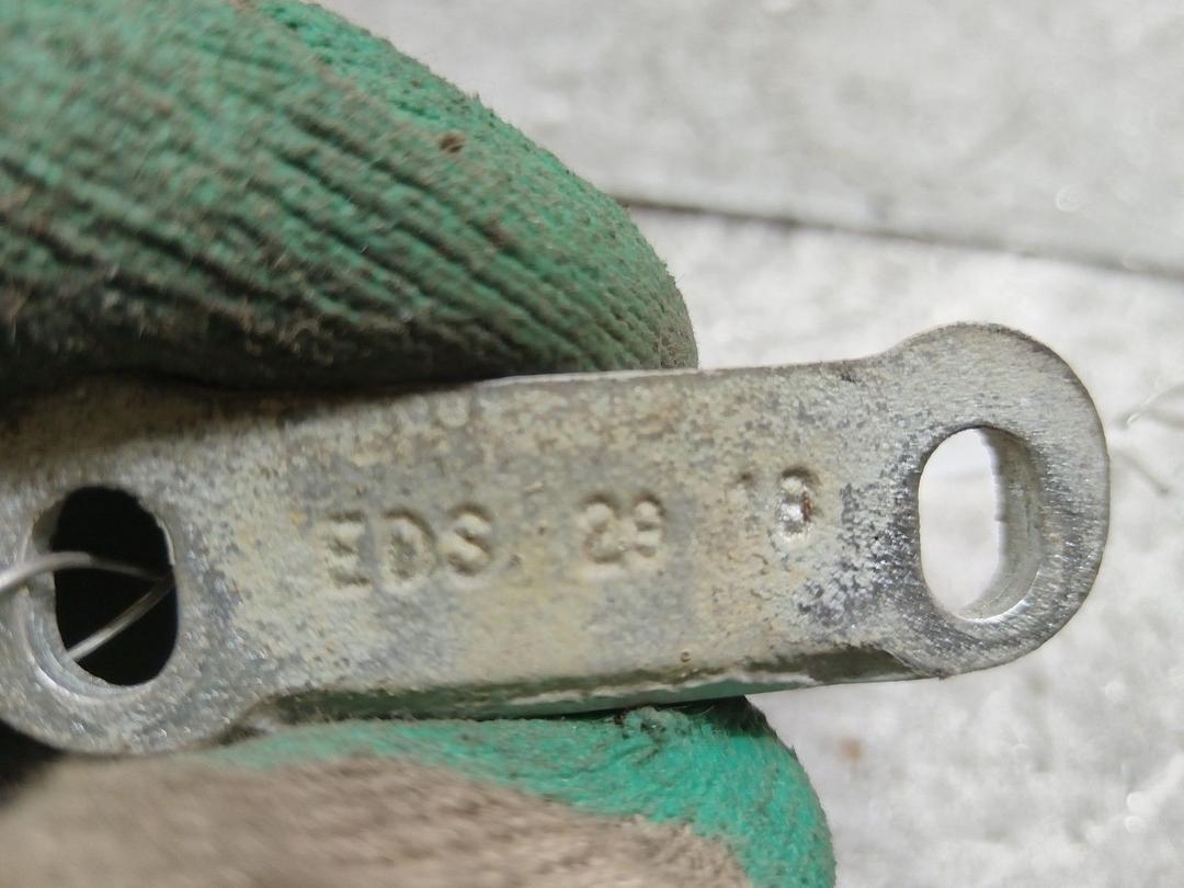 Петля крышки багажника 27BC41 Skoda Fabia купить в магазине запчастей бу