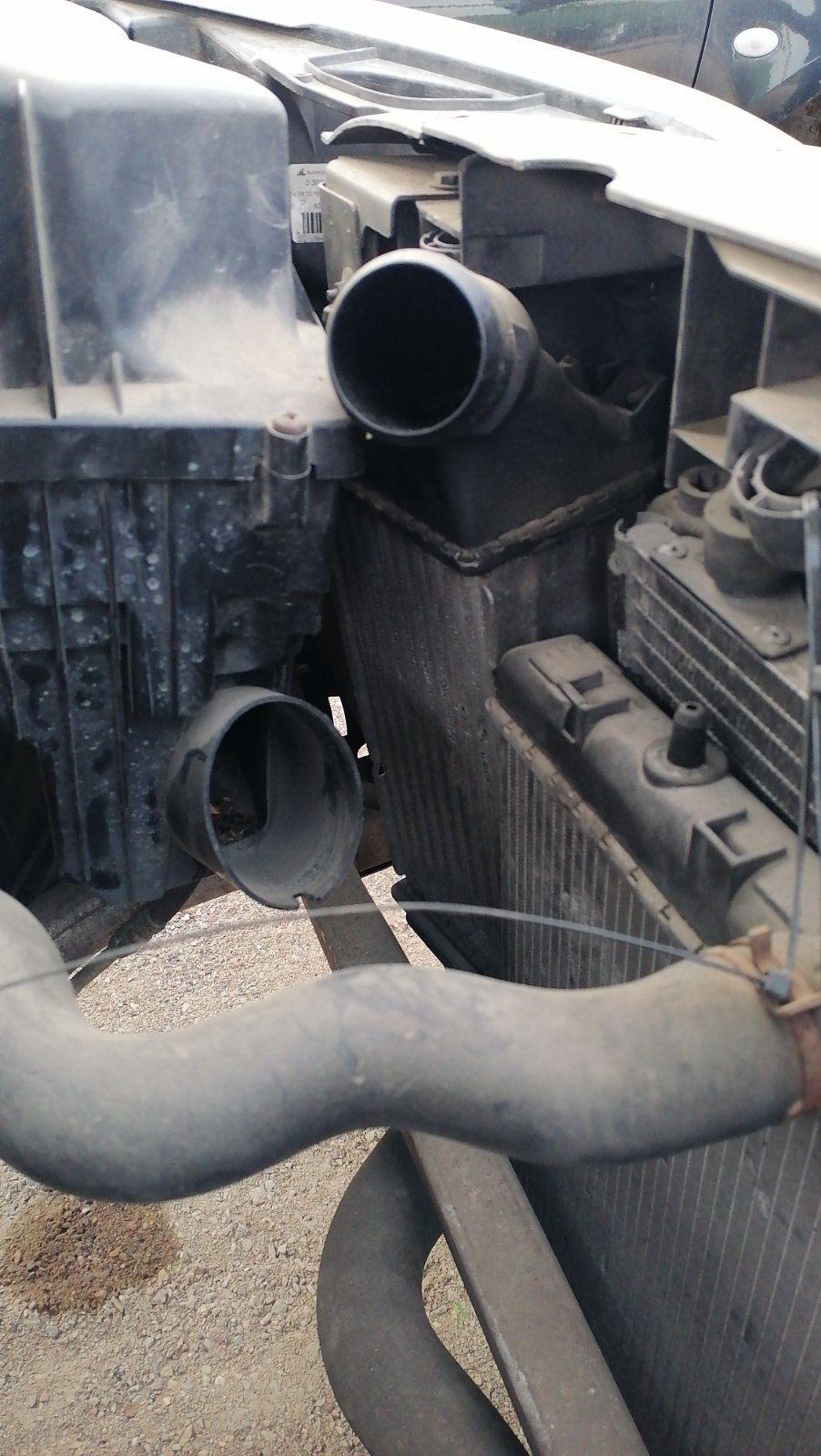 Патрубок интеркулера Q9A4XM Peugeot 407