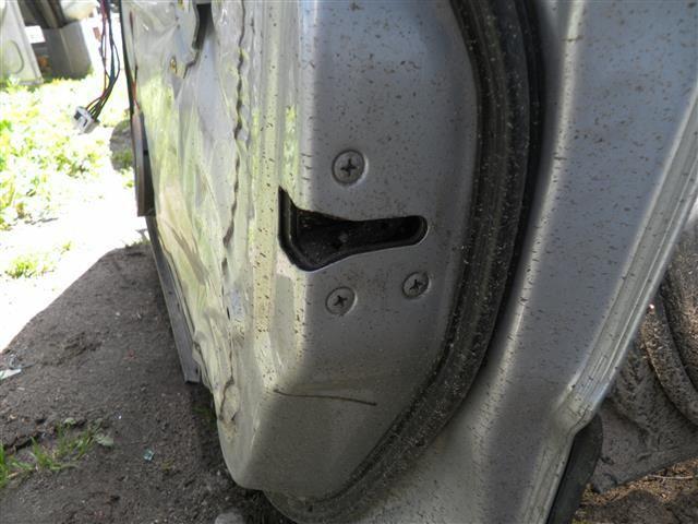 Замок двери передней правой 5C23EA