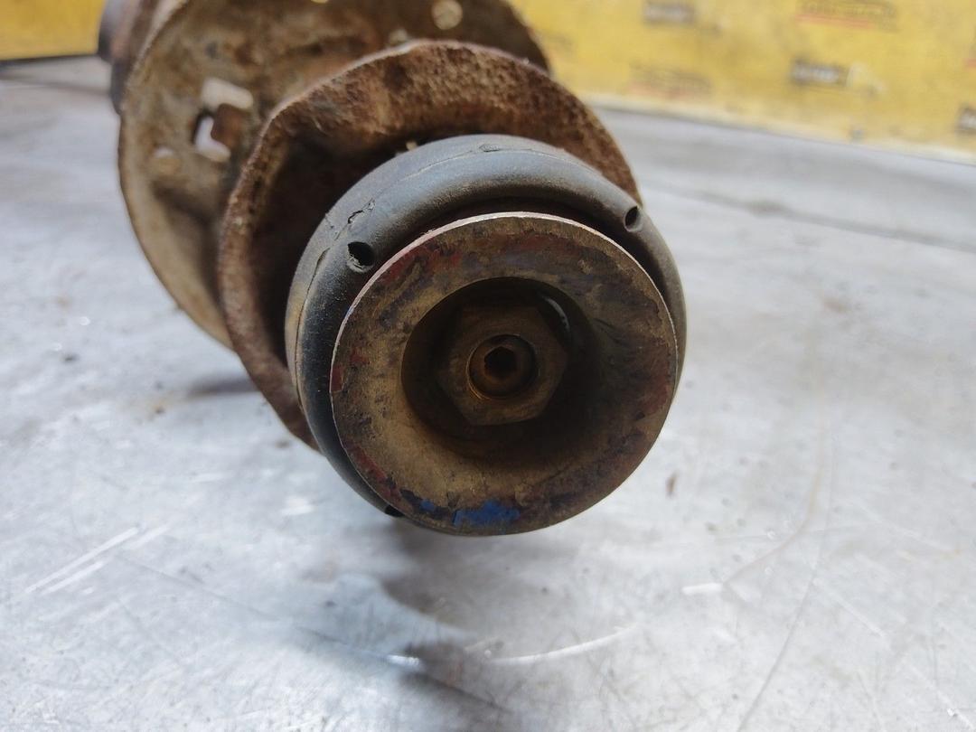 Кулак поворотный левый VVRFCK Audi 80 купить в магазине запчастей бу