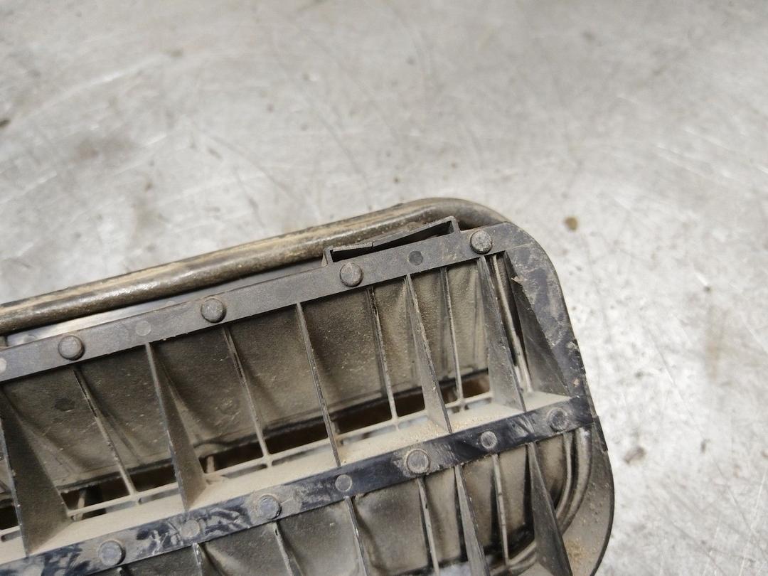 Решетка вентиляции кузова K131DA Volkswagen Passat - Фото 4