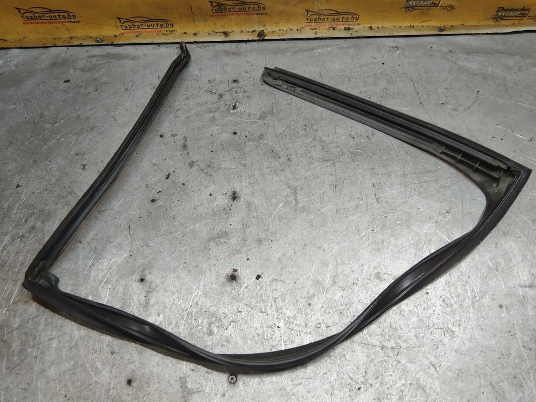 Уплотнитель двери задней правой IR8RP4 Volvo XC70 - Фото 2