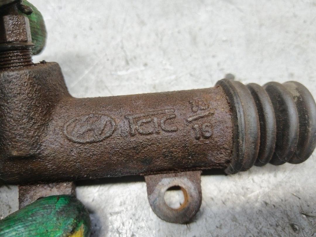 Цилиндр сцепления рабочий 93LVH4 Hyundai Trajet купить на авторазборке