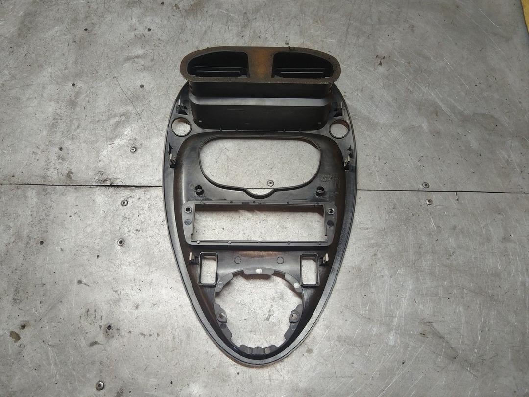 Консоль салона (кулисная часть) SEWD4C Citroen Xsara Picasso купить с доставкой
